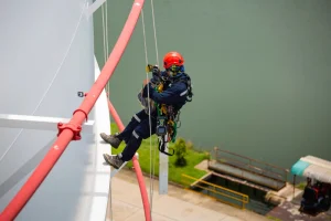 difference between fall arrest and fall protection​